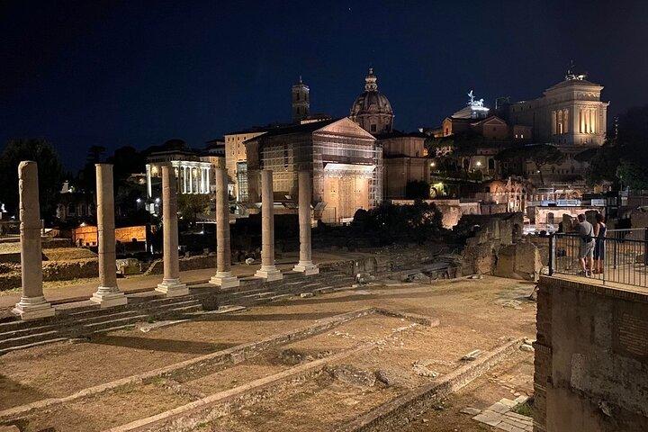 Ancient Rome at Dusk: Guided Walking Tour