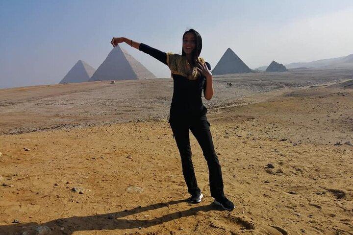 Private Half-Day Tour to the Giza Pyramids with Lunch from Cairo/Giza