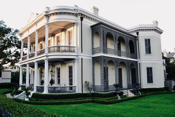 Garden District and Gates of Lafayette Cemetery Walking Tour