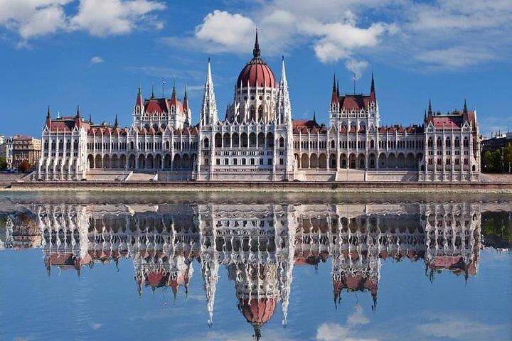 4-Day Private Historic Tour of Budapest with Accommodation