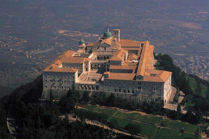 Work and Pray: In the Footsteps of St. Benedict Private Day Trip from Rome