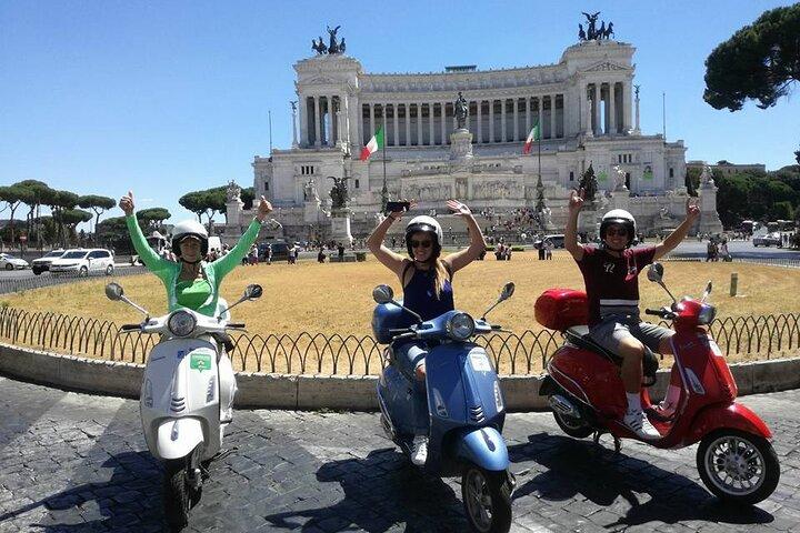 Rome Vespa Primavera 125 cc Rental - 48 Hours Rental