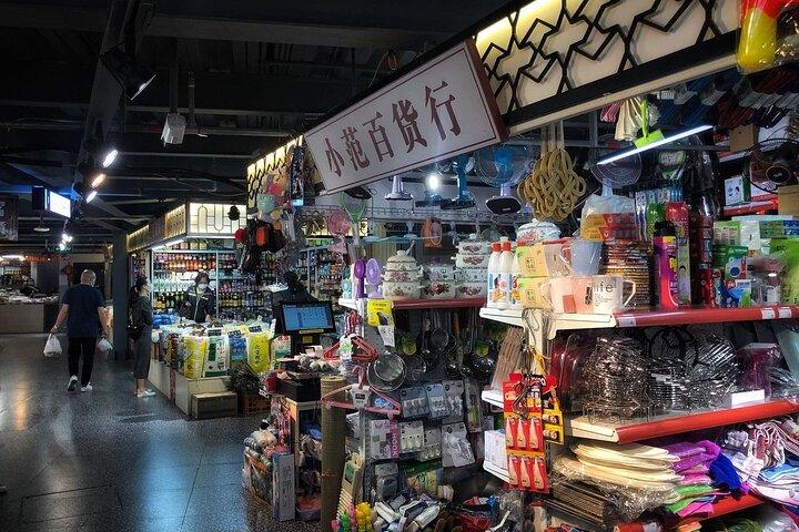 Private Day Tour: Zhujiajiao Water Town with Shanghai Local Shopping Outing