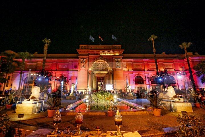 4 Hours Egyptian Museum Night Tour with Lunch