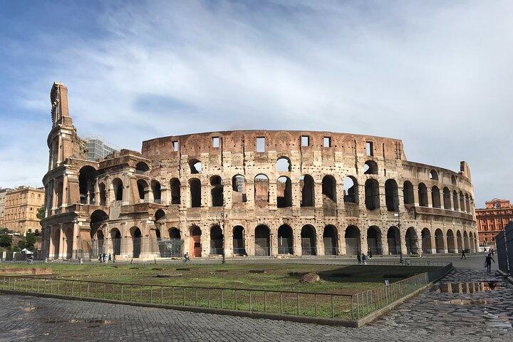 Walking Tour of the Colosseum, Roman Forum and Palatine Hill
