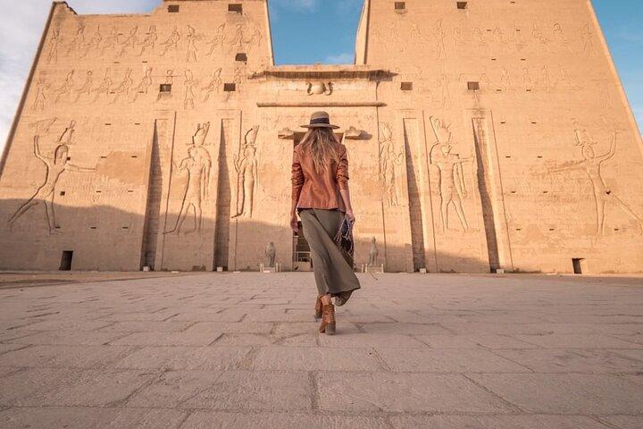 Hot Air Balloon Ride in Luxor Egypt with Transfers Included