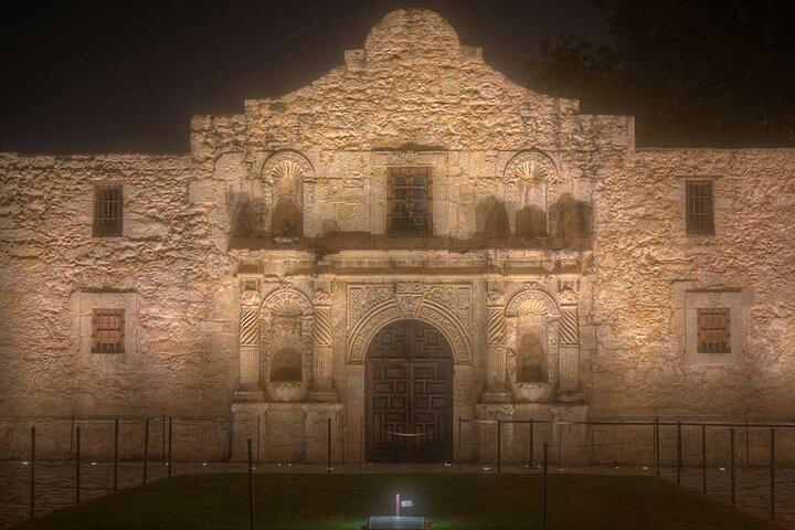 San Antonio Ghost Tour – Madams & Mayhem & Haunted History