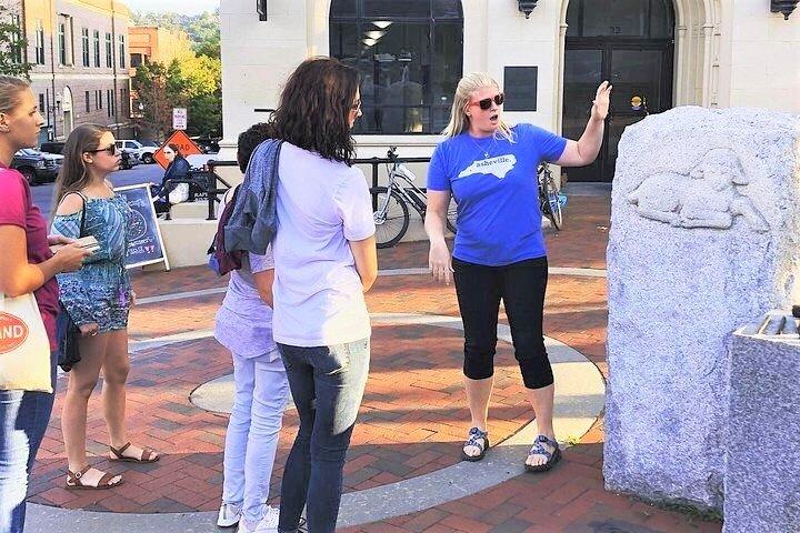 Downtown Asheville Tip-Based Sightseeing Walking Tour