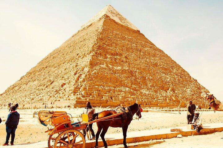 Giza Pyramids Private Half-Day Tour by Horse Carriage