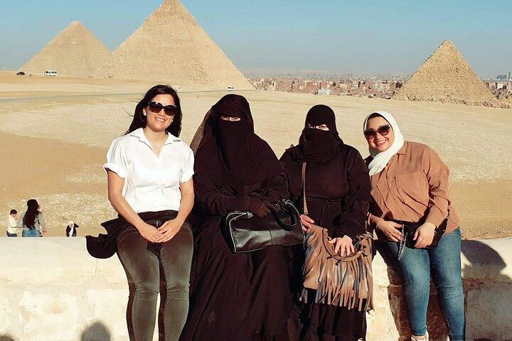 Private Tour to Giza Pyramids and Sphinx