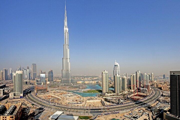 Tour of Burj Khalifa and Dinner in One Of The Tower Restaurants
