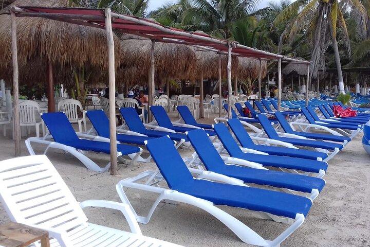 All-inclusive beach day in LOS ARRECIFES REST. / open bar - massage and lunch ..