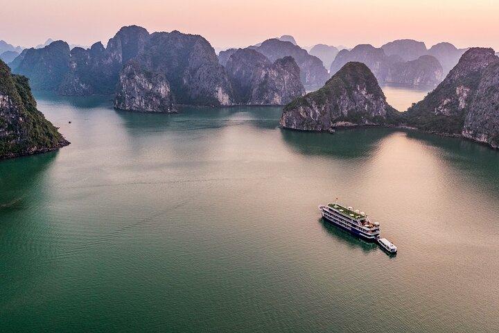 Lan Ha bay Luxury Cruise 2D/1N: Kayaking, Swimming at pristine place - best rate