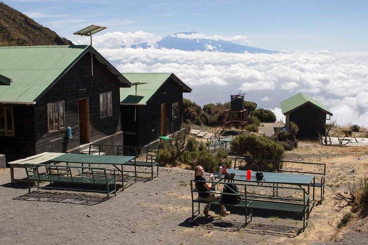 4 Day: Hiking Mount Meru