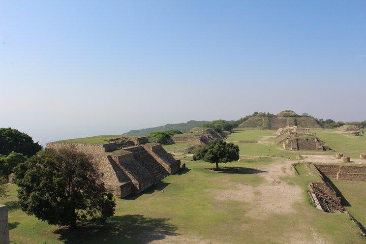 Imperio Monte Albán, Ex Convento de Cuilapan y Artesanías locales