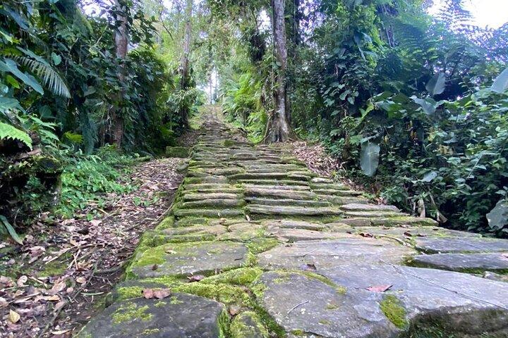4-Day Walking Tour to Lost City of Sierra Nevada