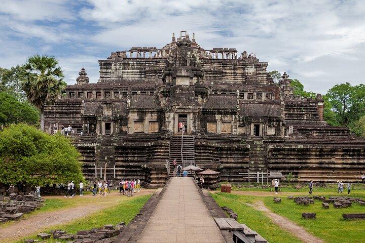 1-Day private Angkor Temple Tour with Sun Rise by Tuk Tuk from Siem Reap