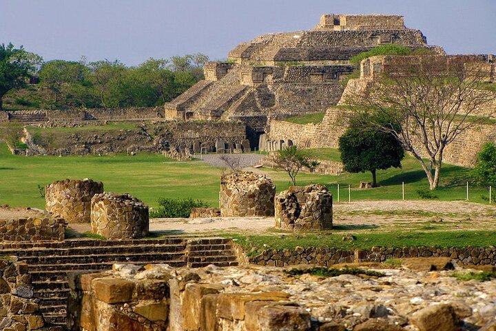 Tour de medio día a monte albán