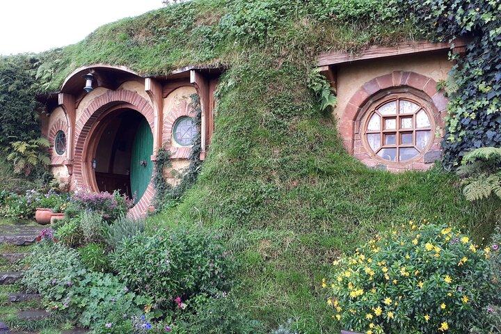 Hobbiton Transport & Tauranga Highlights Excursion from Tauranga
