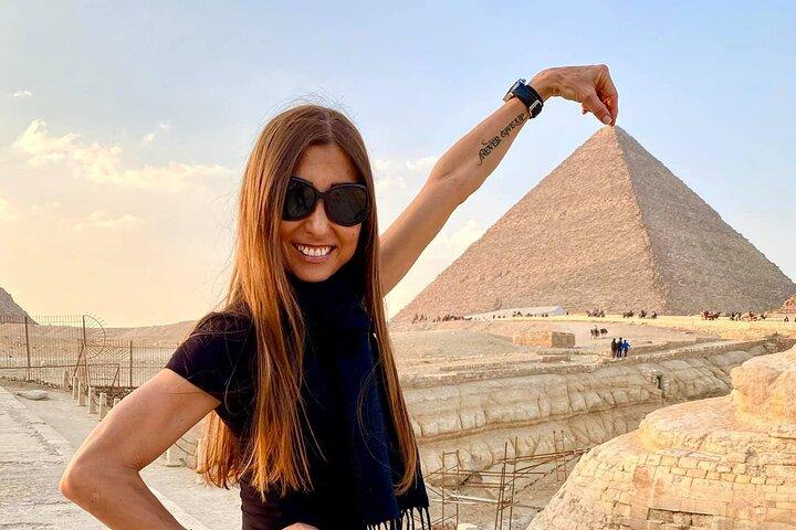 Private Half-Day Tour to the Giza Pyramids with Lunch from Cairo/Giza