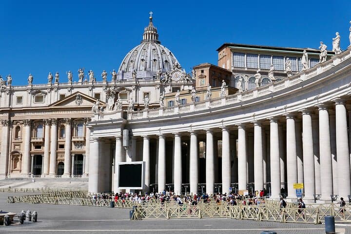 In-depth Guided Tour of St. Peter's Basilica & Square