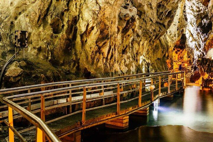 The Top Kalavryta, Rack Railway & Cave of Lakes Private Tour from Athens