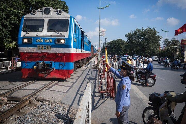 Hanoi On the Tracks Photo Tour