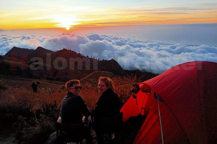 Mt Rinjani Trekking 2 Days 1 Night (Senaru Crater Rim)