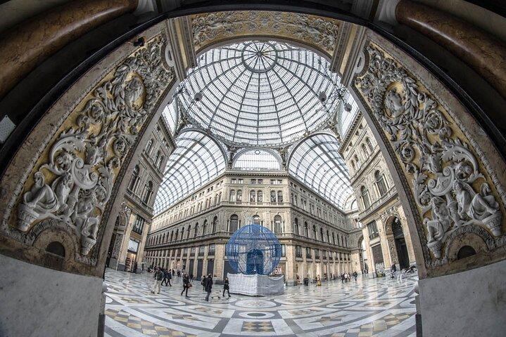 Private Sightseeing Tour in Naples by Vespa