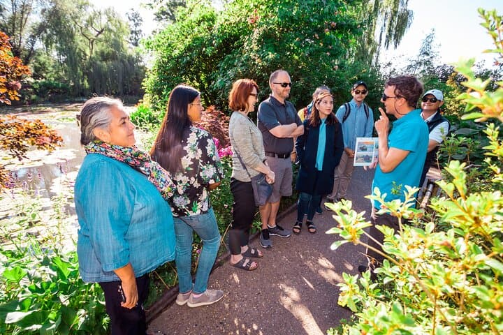 Giverny Monet's Garden & Auvers-sur-Oise with Van Gogh House Full Day From Paris