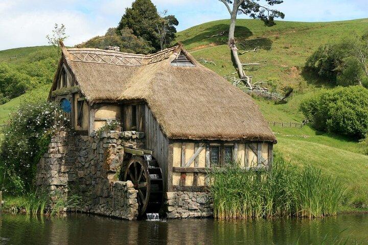 Hobbiton Movie Set Shore Excursion from Tauranga (6 Hours)