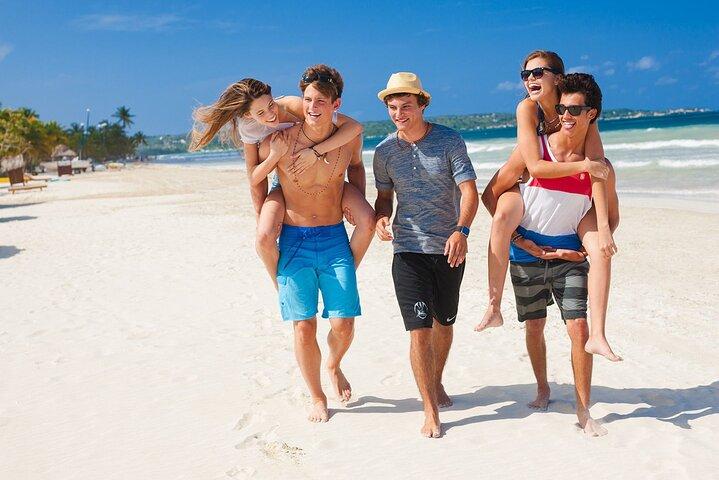 Negril Day Trip to Seven Mile Beach & Rick's Cafe w/Admission from Montego Bay