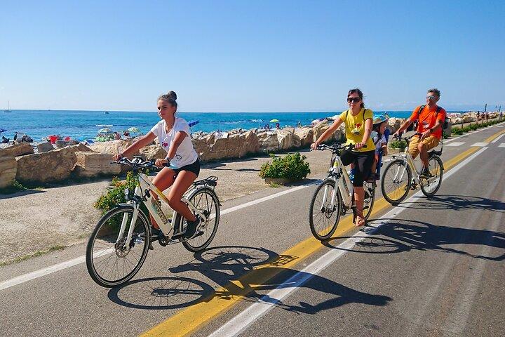 Pisa tour by bike : The Road To The Sea