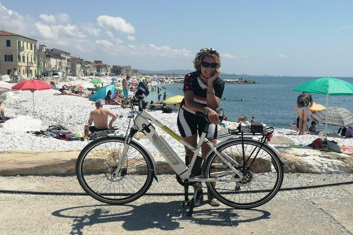 Pisa: Self-Guided Bike Tour to the Sea