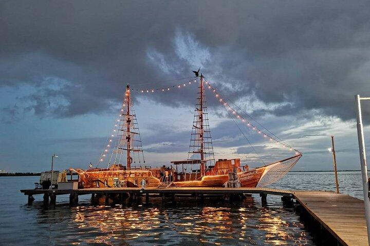 Romantic Sunset Dinner Cruising Experience