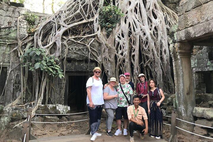 Sun Rise at Angkor Wat Small Group Day Tour from Siem Reap