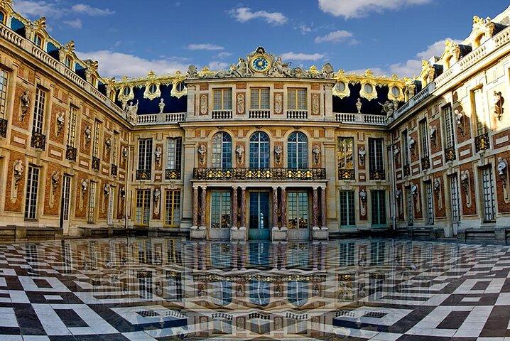 Palace of Versailles: tickets, audio guide and transfer