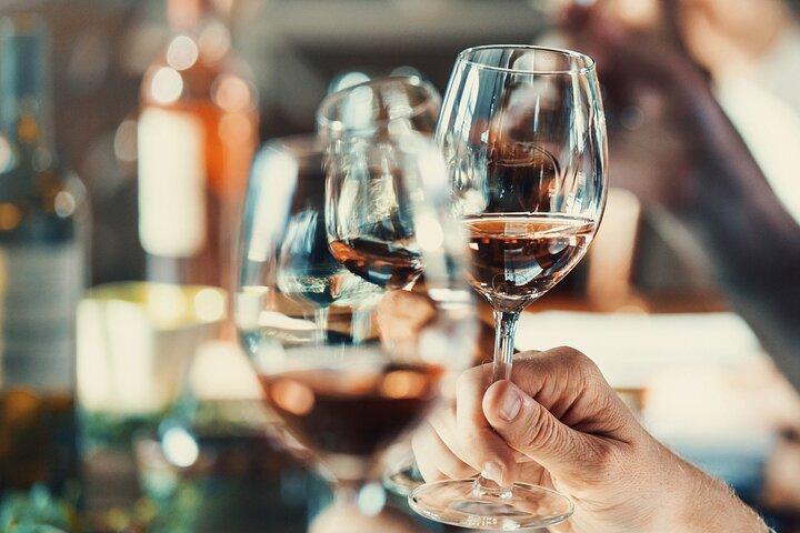 Full-Day Wine Tasting Tour in Auckland with 3-Course Vineyard Lunch