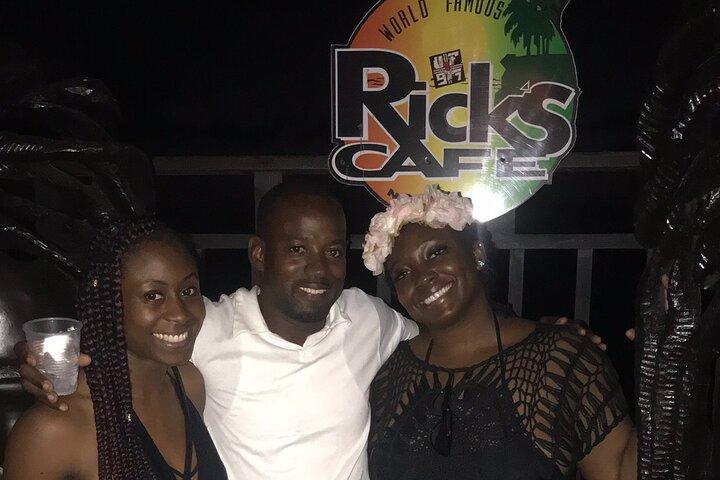 Negril Tour from Montego Bay – Seven Mile Beach & Rick’s Café
