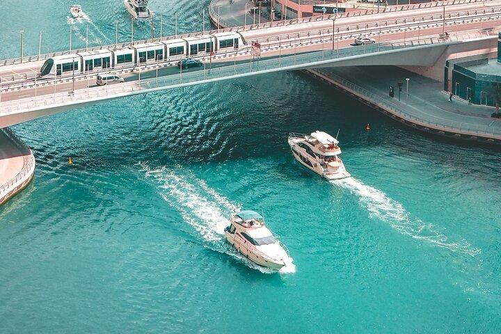 Private Dubai Modern City Tour with Burj Khalifa Photo Stop