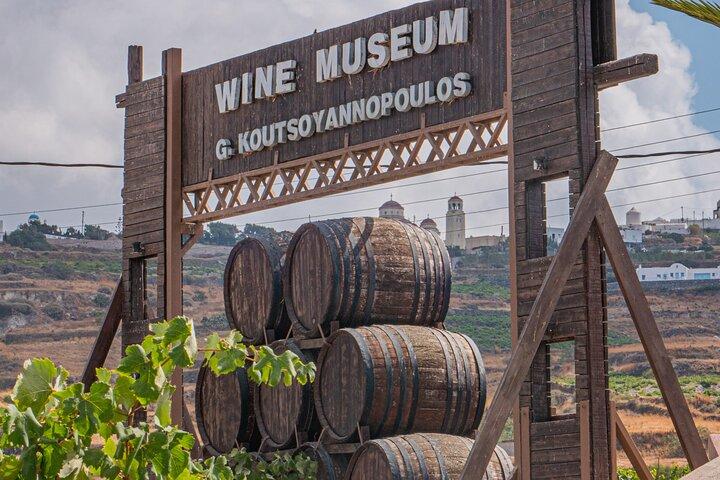 Santorini Day Tour: Akrotiri, Villages, Wine and Sunset in Oia