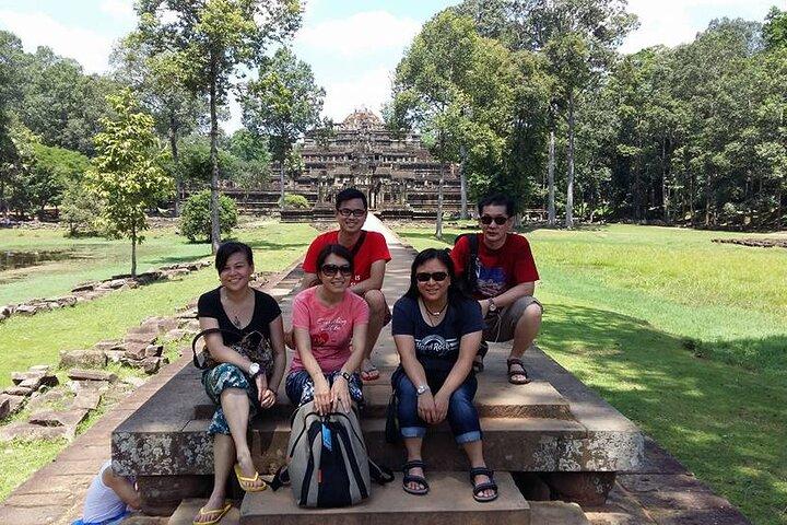 Sun Set in Angkor Wat, explore Bayon, Ta Prohm & Street Food