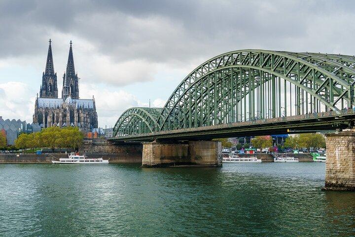 Cologne Heritage Walk: Cathedral, Bridges & Historic Treasures