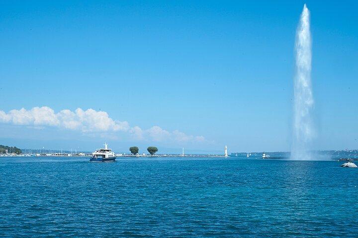 Audioguided sightseeing cruise of Geneva