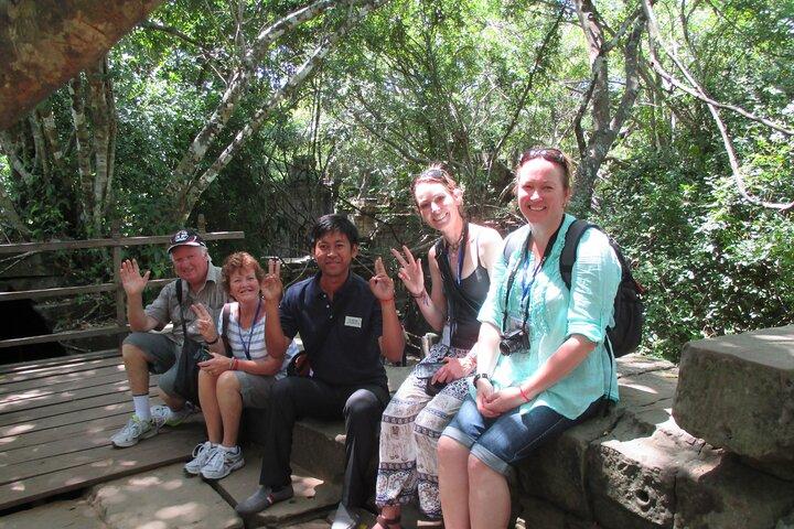 Private Tour to Beng Mealea, Banteay Srei and Floating Village