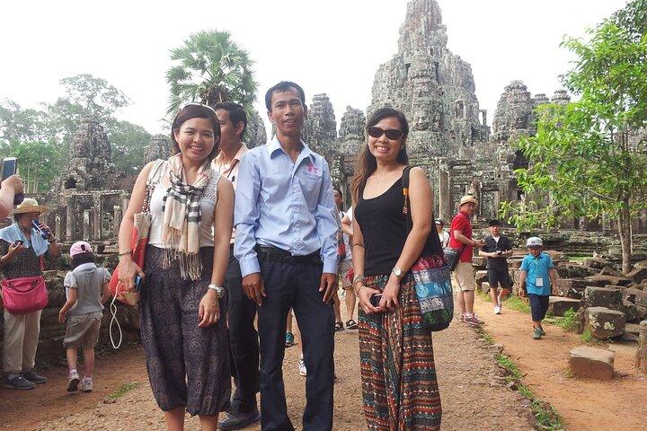 Sun Set in Angkor Wat, explore Bayon, Ta Prohm & Street Food