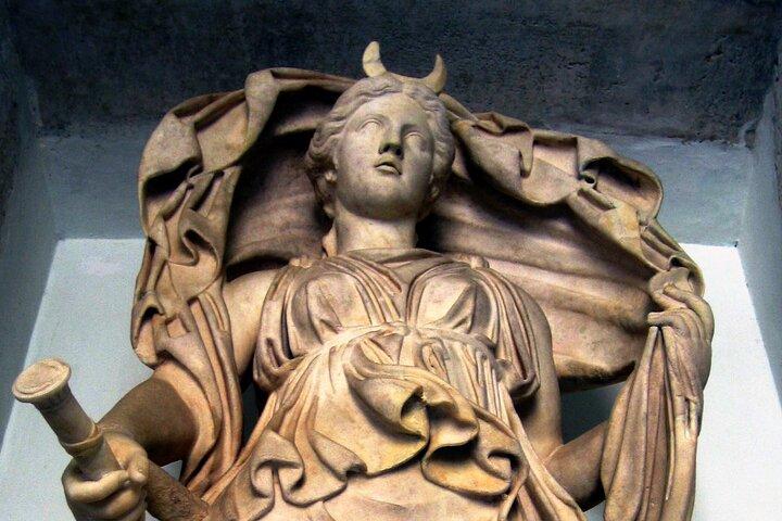 Mamma Mia! Capitoline Museums w Percy Jackson Greek & Roman Gods Kids Tour