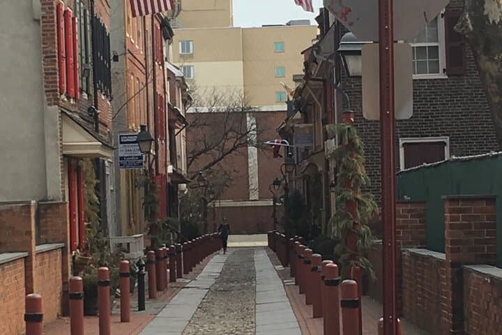 New York City Philadelphia and Amish Community Tour 1 Day
