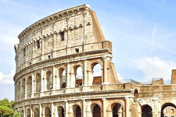 Private Tour of Colosseum Arena with Entrance to Roman Forum