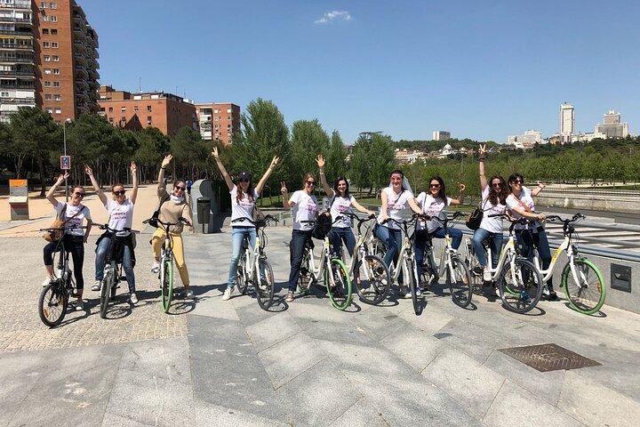 Madrid Sightseeing Electric Bike tour (Small group. Semi private)